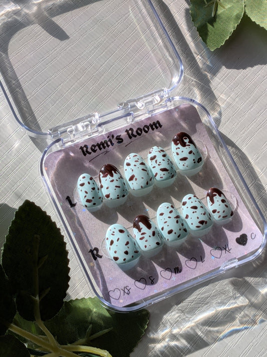 Mint Ice Cream Nails