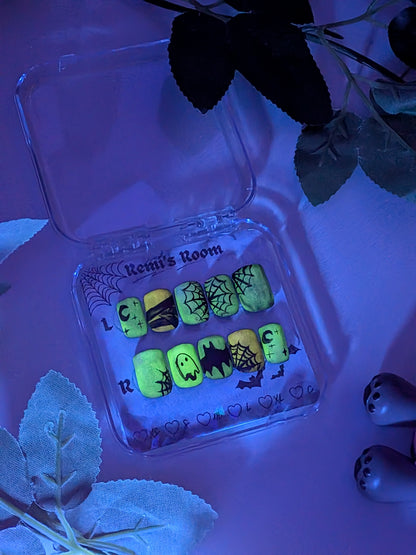 LIMITED | Glow in the Dark Matte Halloween Nails