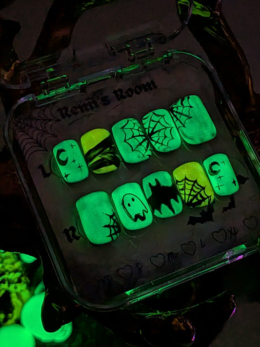 LIMITED | Glow in the Dark Matte Halloween Nails